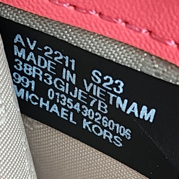 Michael Kors Jet Set Logo Center Stripe Wristlet - Picture 4 of 6